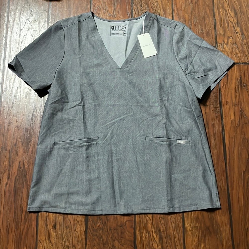 Figs Casma top
